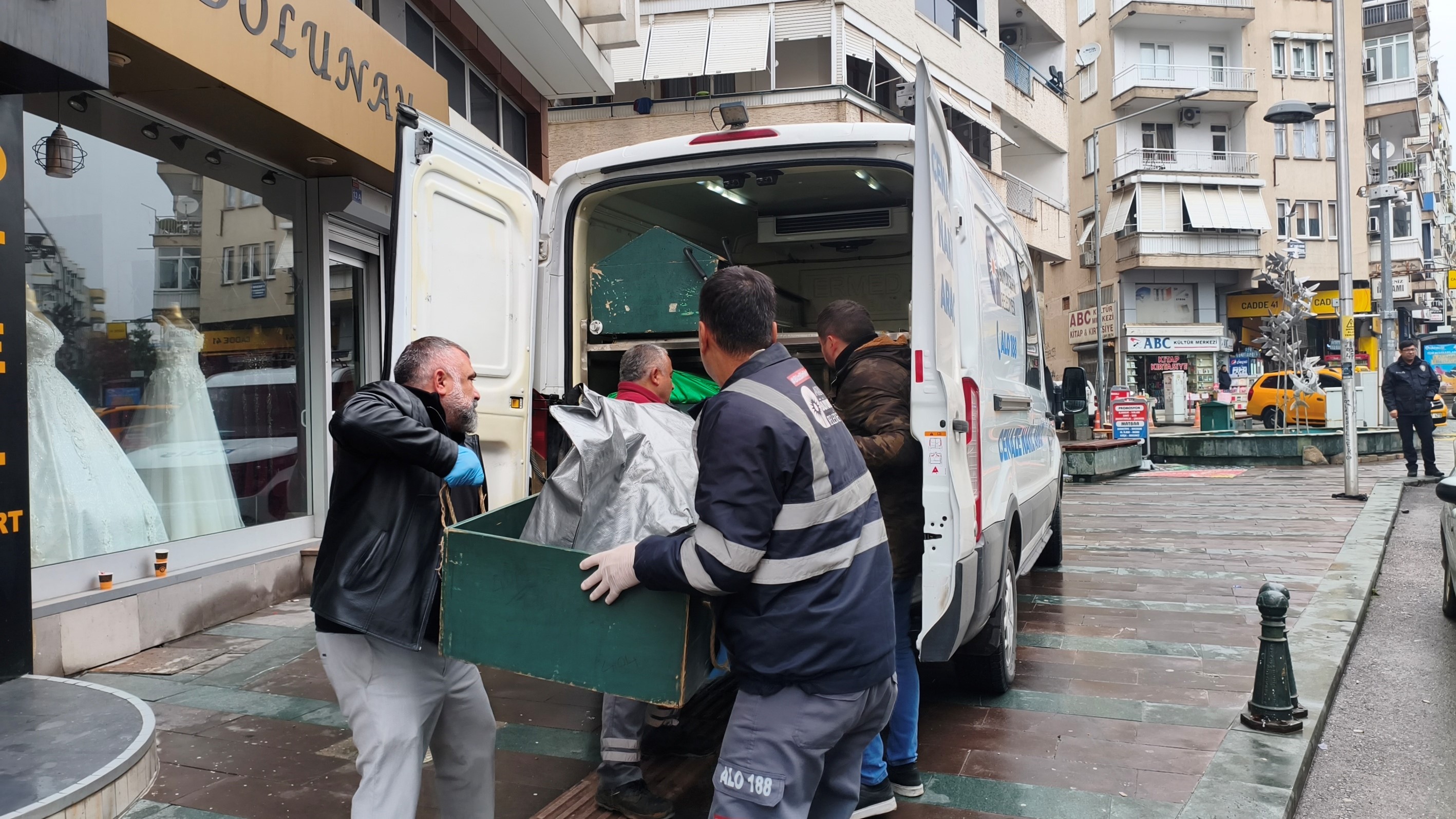 Antalya'da Apart Otel Odasında Ölü Bulundu (2)