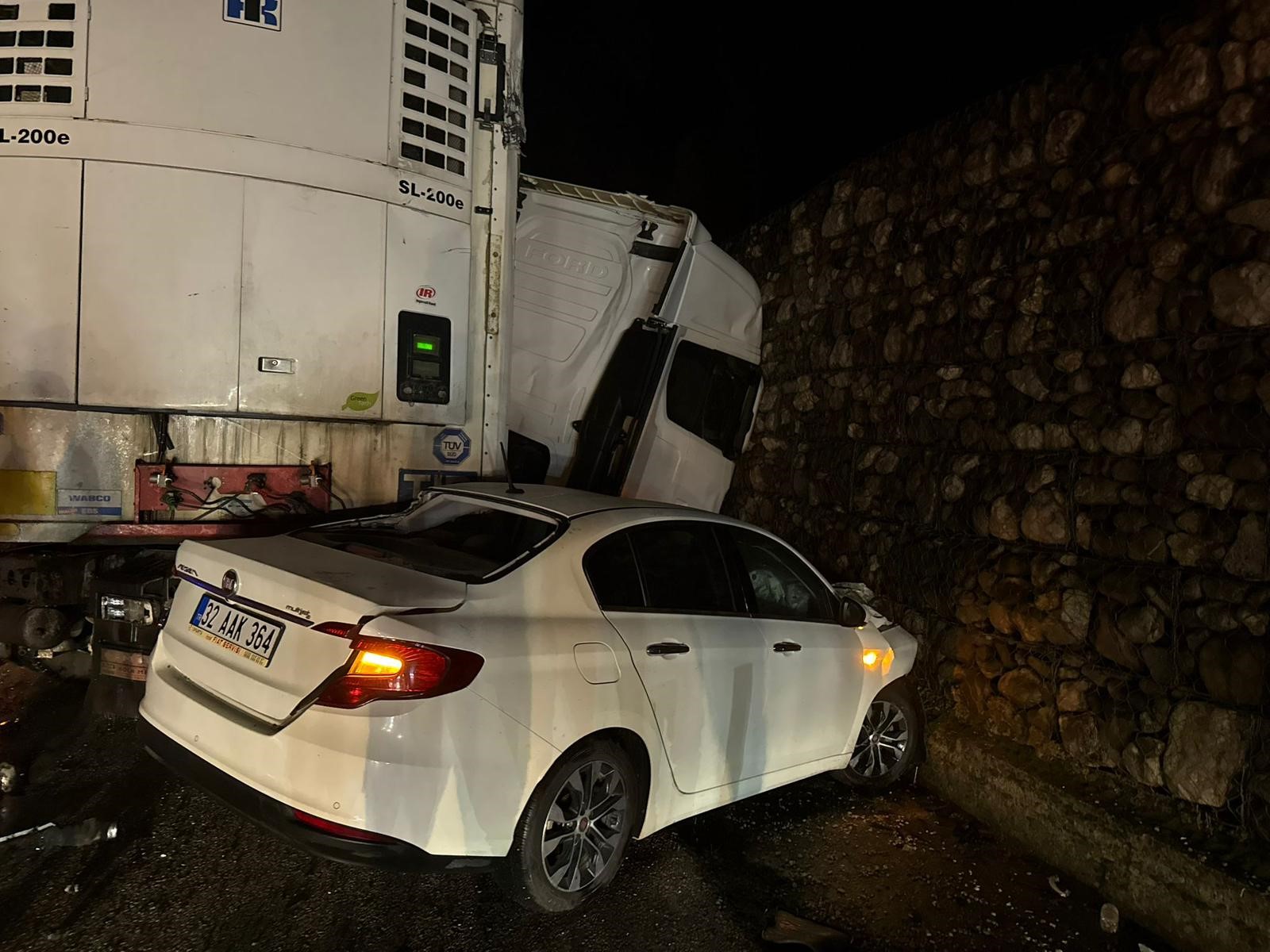 Burdur'da Feci Kaza! Ölü Ve Yaralılar Var.. (3)