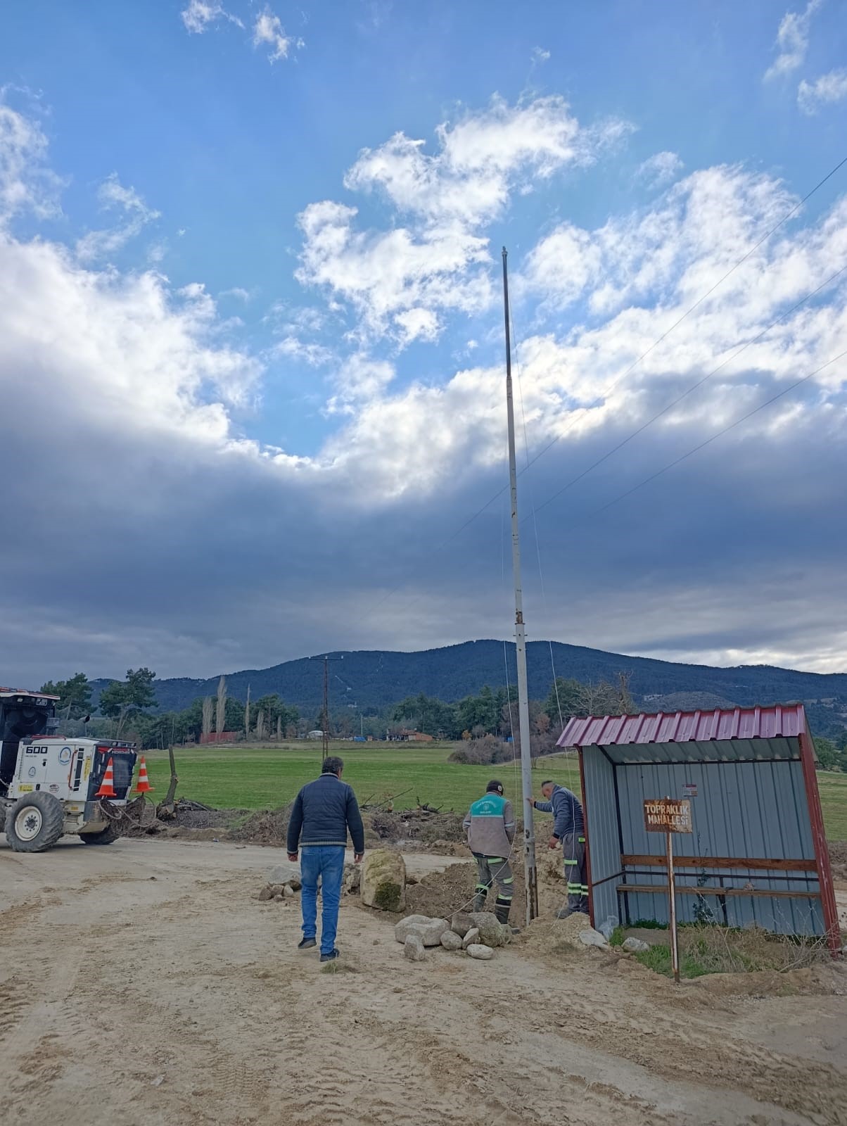 Denizli Buldan'da Bayrak Direğinin Ipini Çaldılar! (1)