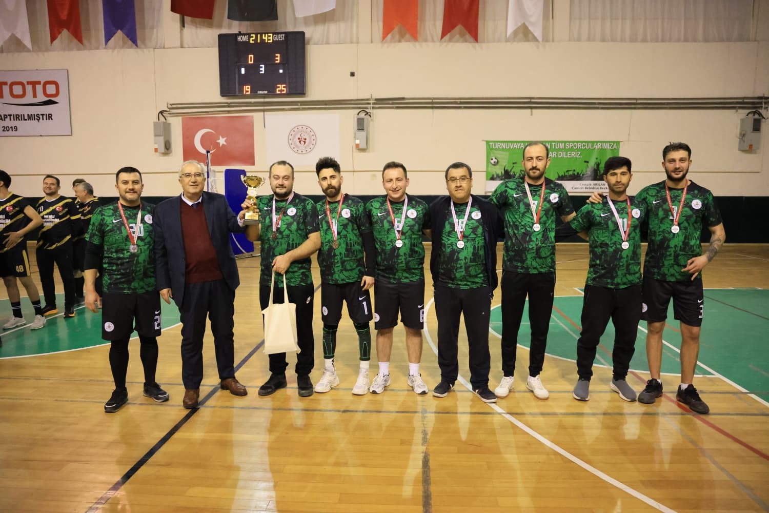 Denizli Çameli’de Kurumlar Ve Mahalleler Arası Voleybol Turnuvası Sona Erdi (1)