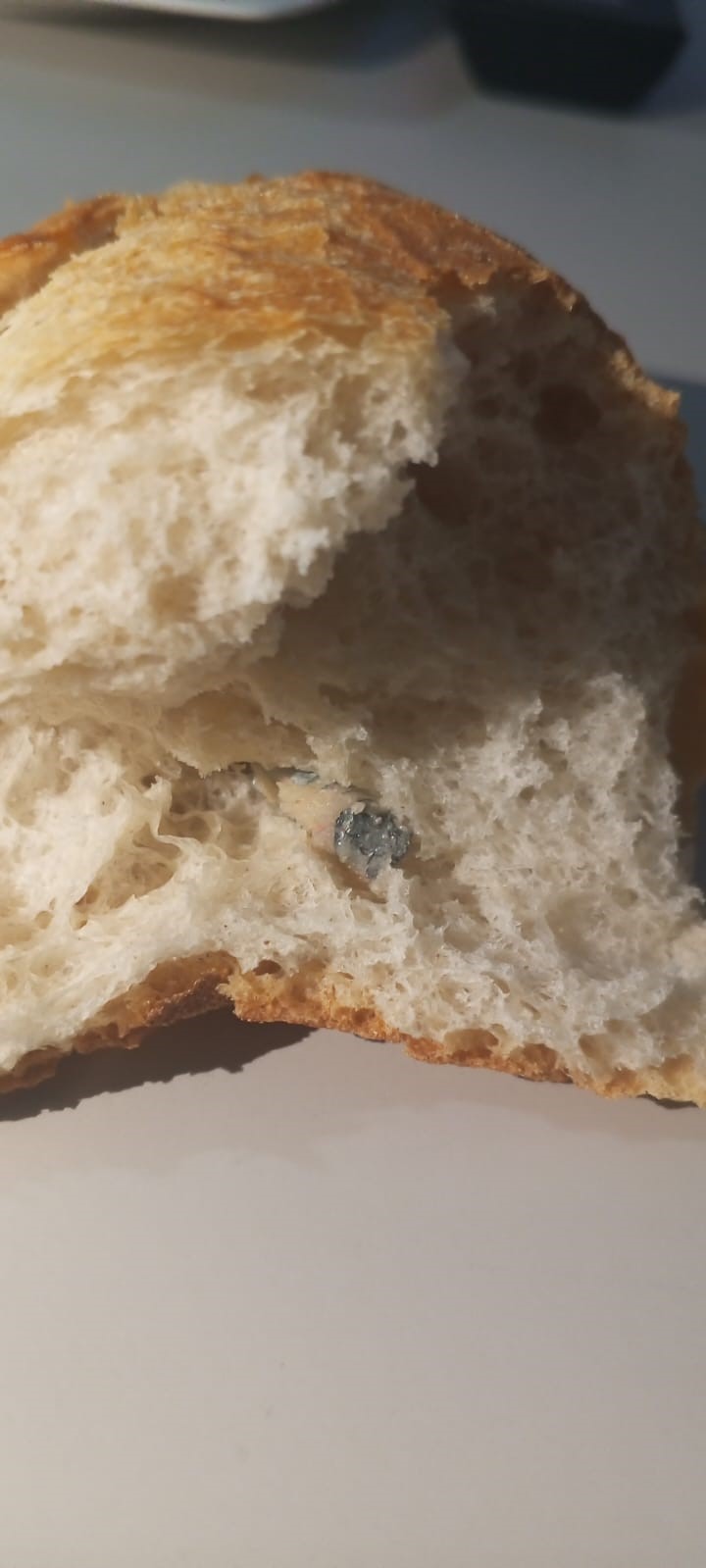 Denizli Haber Fırından Alınan Ekmeğin Içinden Vida Çıktı2