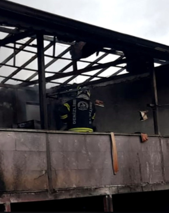 Denizli Tavas'ta Ev Yangını! Yaşlı Kadın Yangında Öldü... (1)