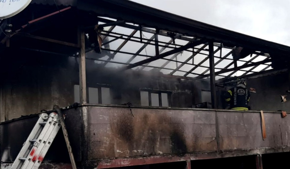 Denizli Tavas'ta Ev Yangını! Yaşlı Kadın Yangında Öldü... (3)