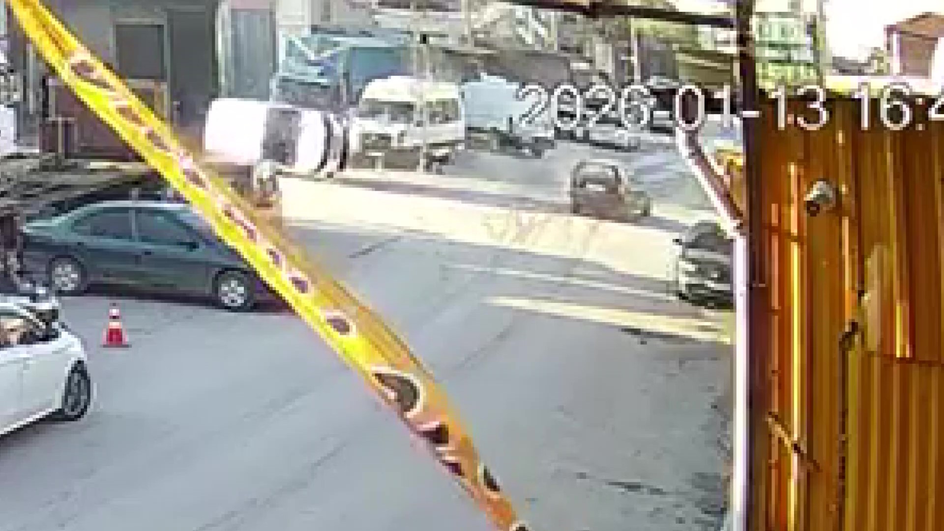 Denizli'de Trafik Kazası! Otomobille Çarpışan Hafif Ticari Araç... (1)-1