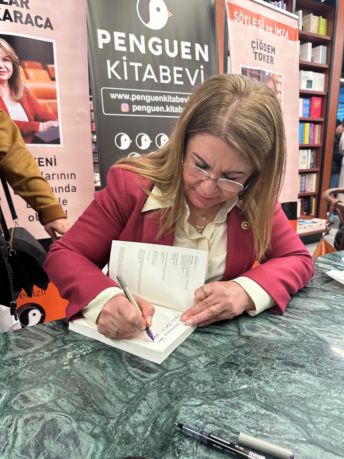 Karaca Ve Toker Okurlarıyla Denizli’de Buluştu+ (1)Haber