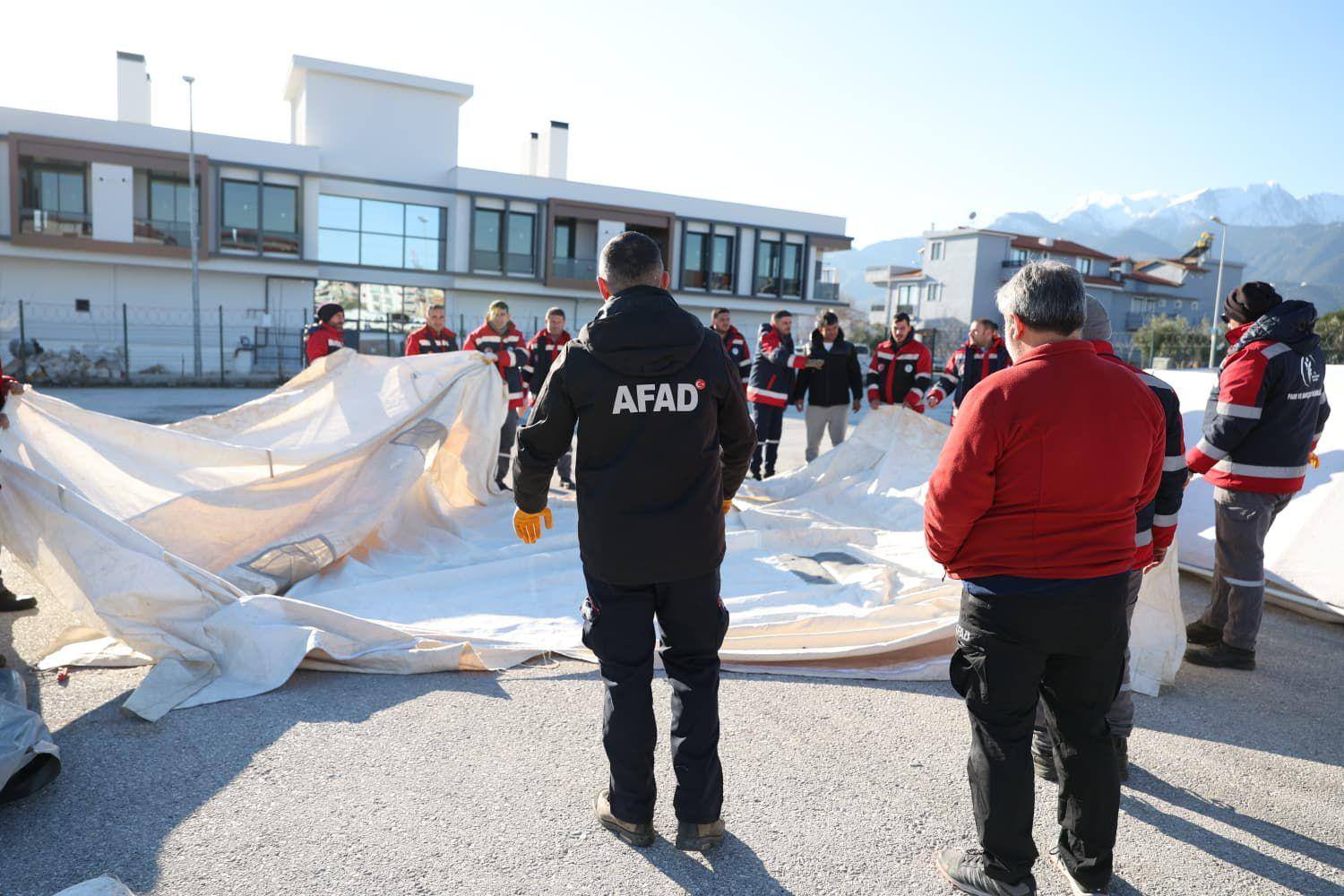 Merkezefendi̇ Beledi̇yesi̇ Personeli̇ne Afet Farkindalik Ve Çadir Kurma Eği̇ti̇mi̇ (7)