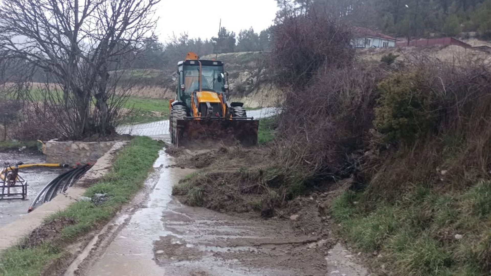 Acıpayam’da Sağanak Alarmı! Ekipler Görev Başında