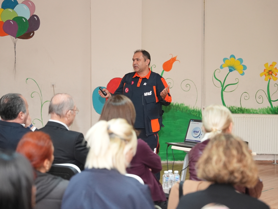 Annelere Bağımlılıkla Mücadele Ve Afet Bilinci Semineri Verildi (4)