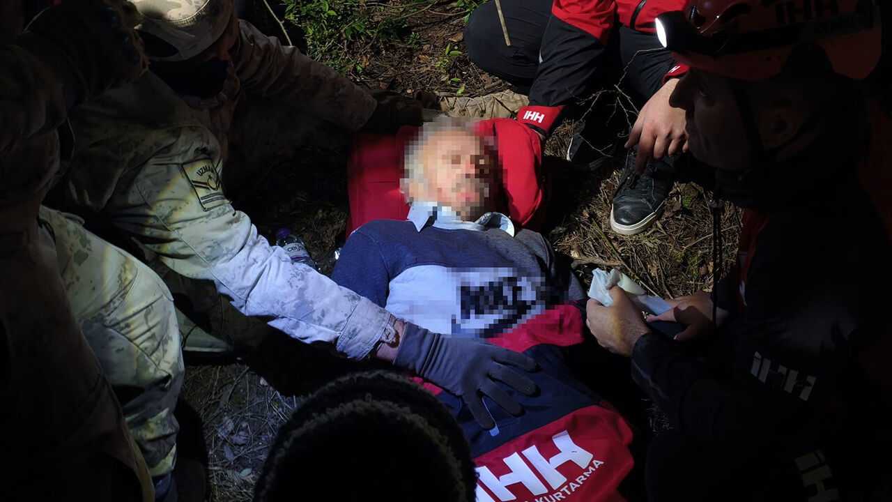 Antalya Alanya'da Kayıp Olarak Aranan Yaşlı Adam, Ormanda Yatarken Bulundu (1)