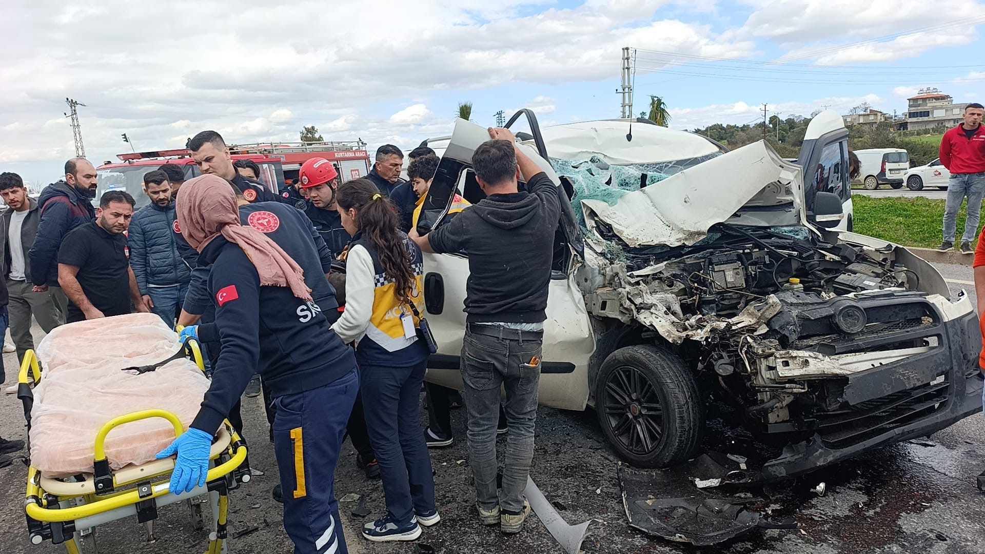 Antalya'da Feci Kaza, O Anlar Kamerada! Çok Sayıda Yaralı Var... (1)