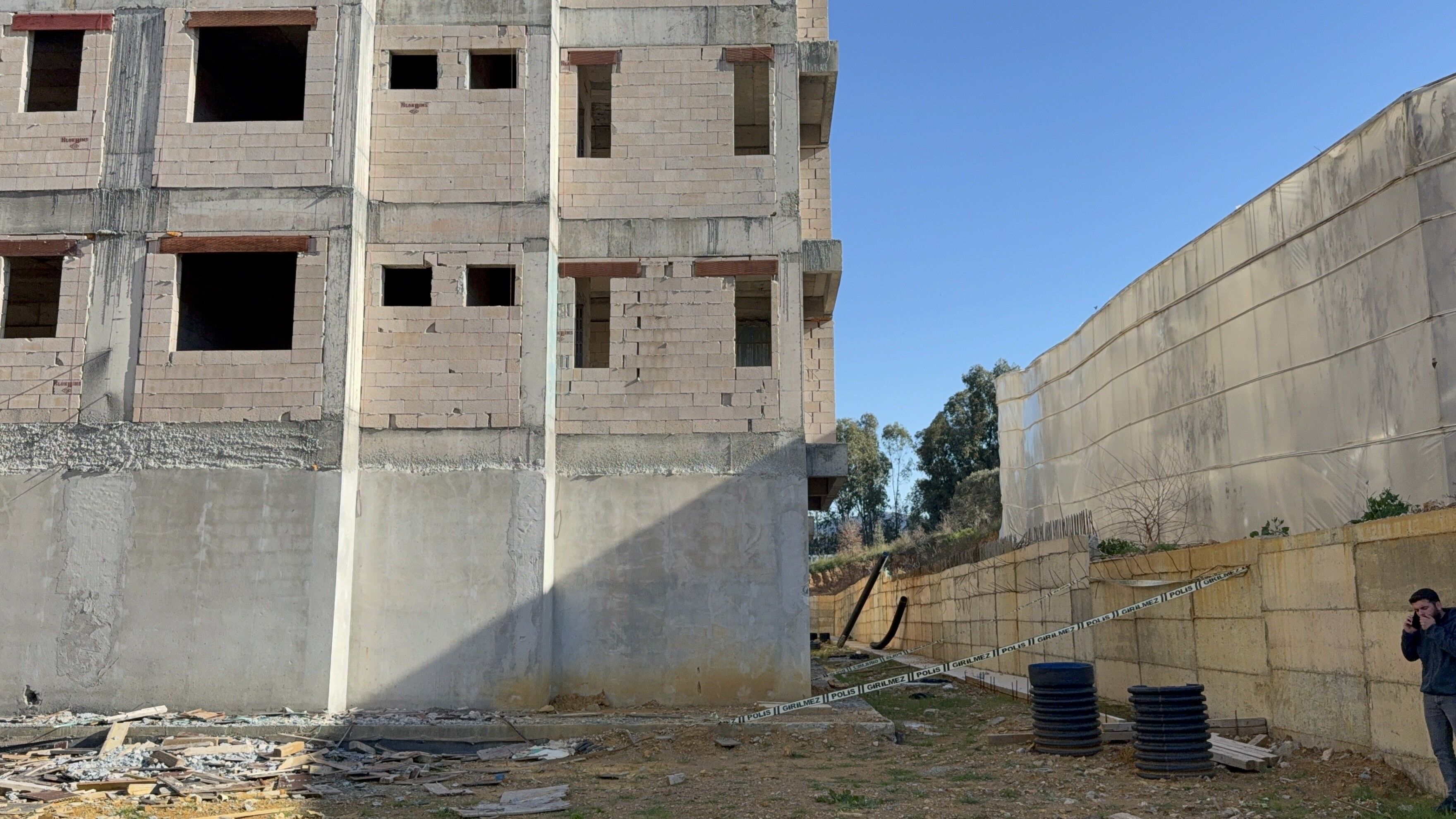 Antalya'da Inşaatta Iş Kazası! 5'Nci Katından Düşen Işçi.. (4)