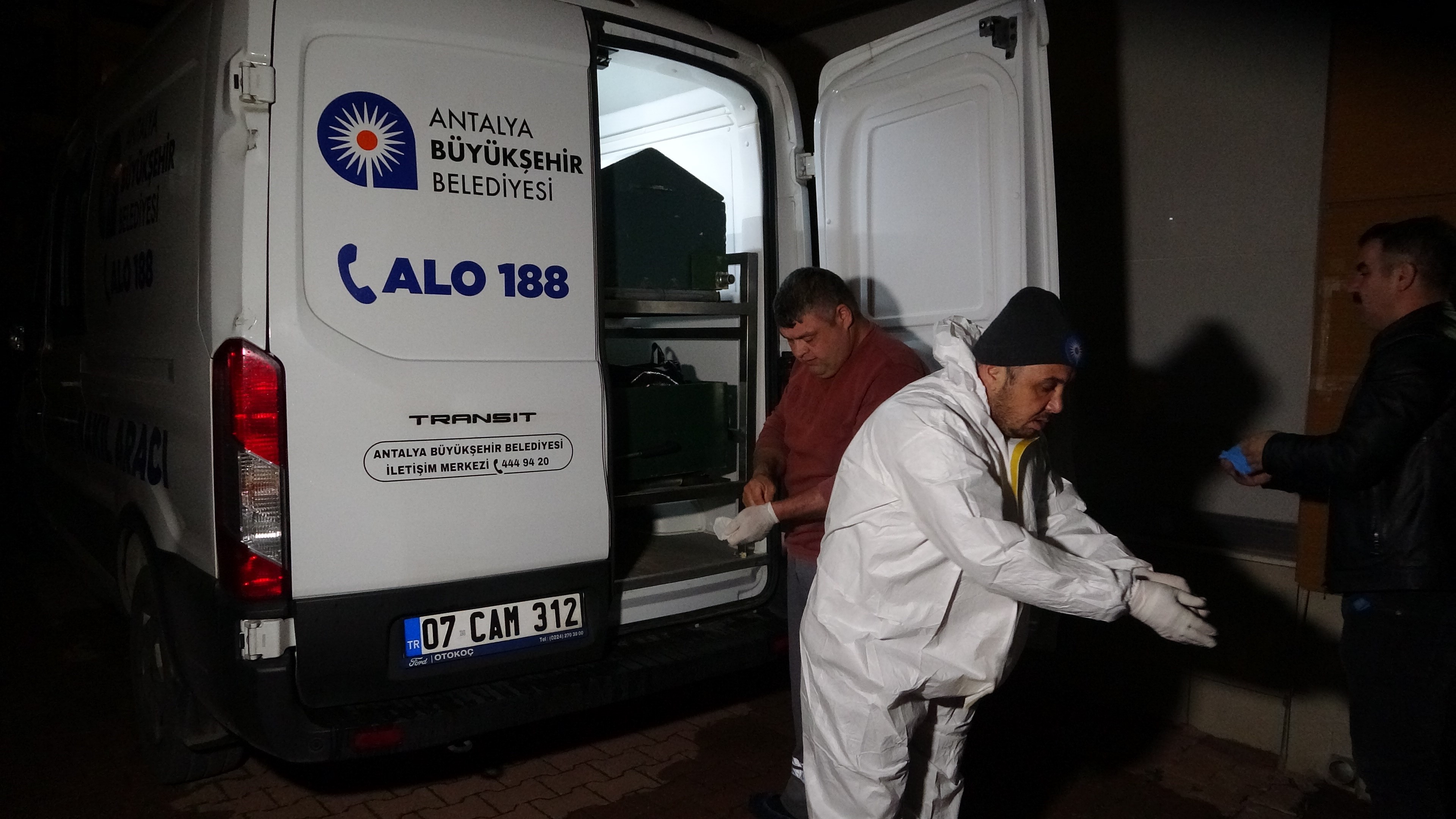 Antalya'da Korkunç Cinayet! İnternetten Tanıştığı Genci 20 Bıçak Darbesiyle... (1)