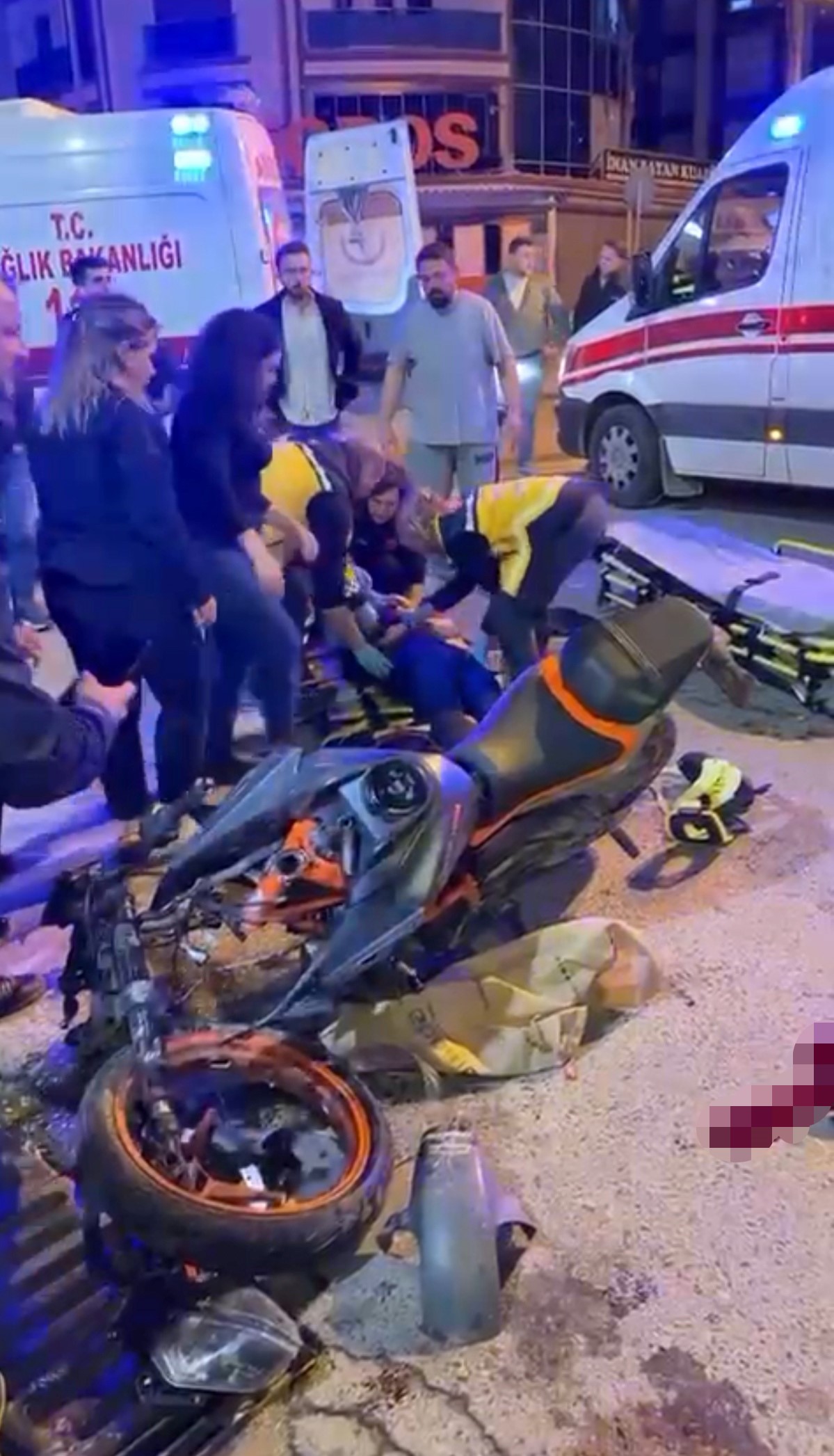 Antalya'da Trafik Kazası! Motosikletli Genç Hayatını Kaybetti.. (1)