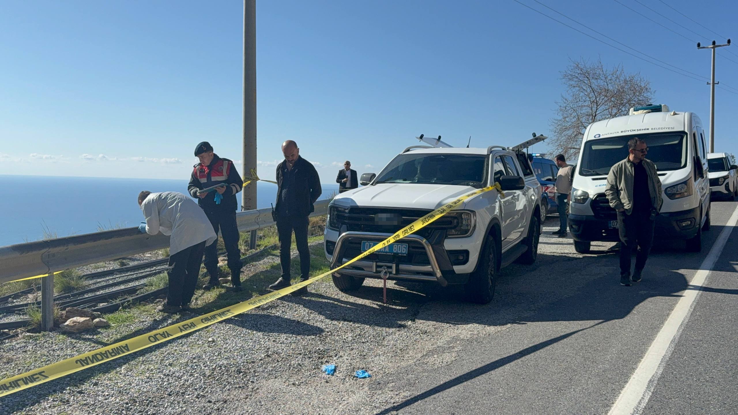 Antalya'da Yol Kenarında Kadın Cesedi Bulundu! (7)