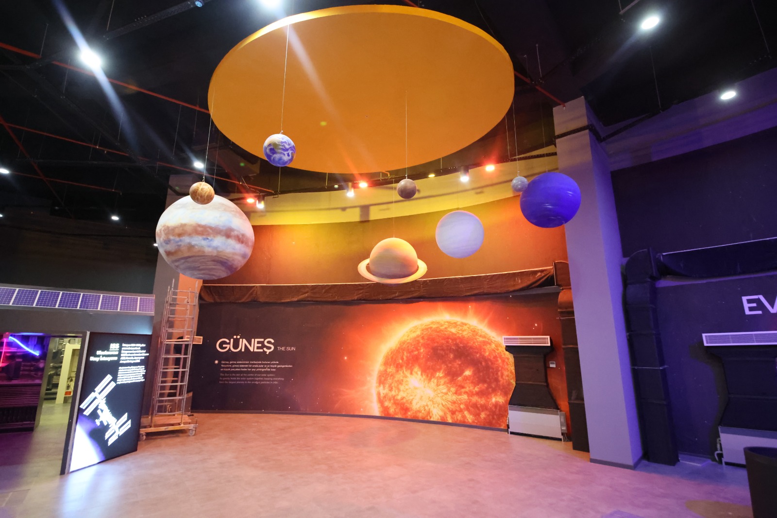 Atatürk Bi̇li̇m Merkezi̇ Bi̇li̇m Tutkunlarinin Buluşma Noktasi Oldu (9)