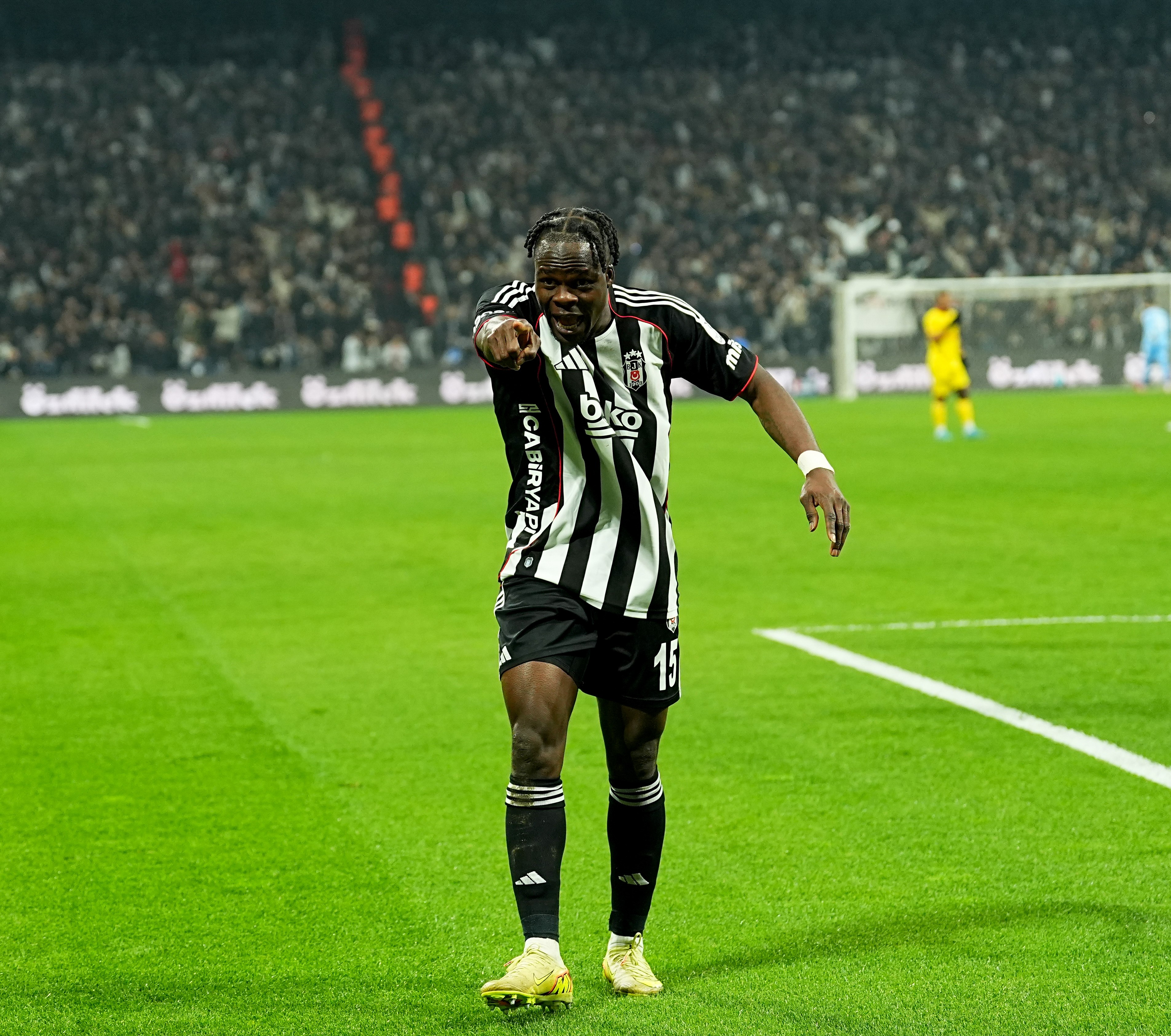 Beşiktaş, Göztepe'yi Evinde 4 Mağlup Etti! (2)