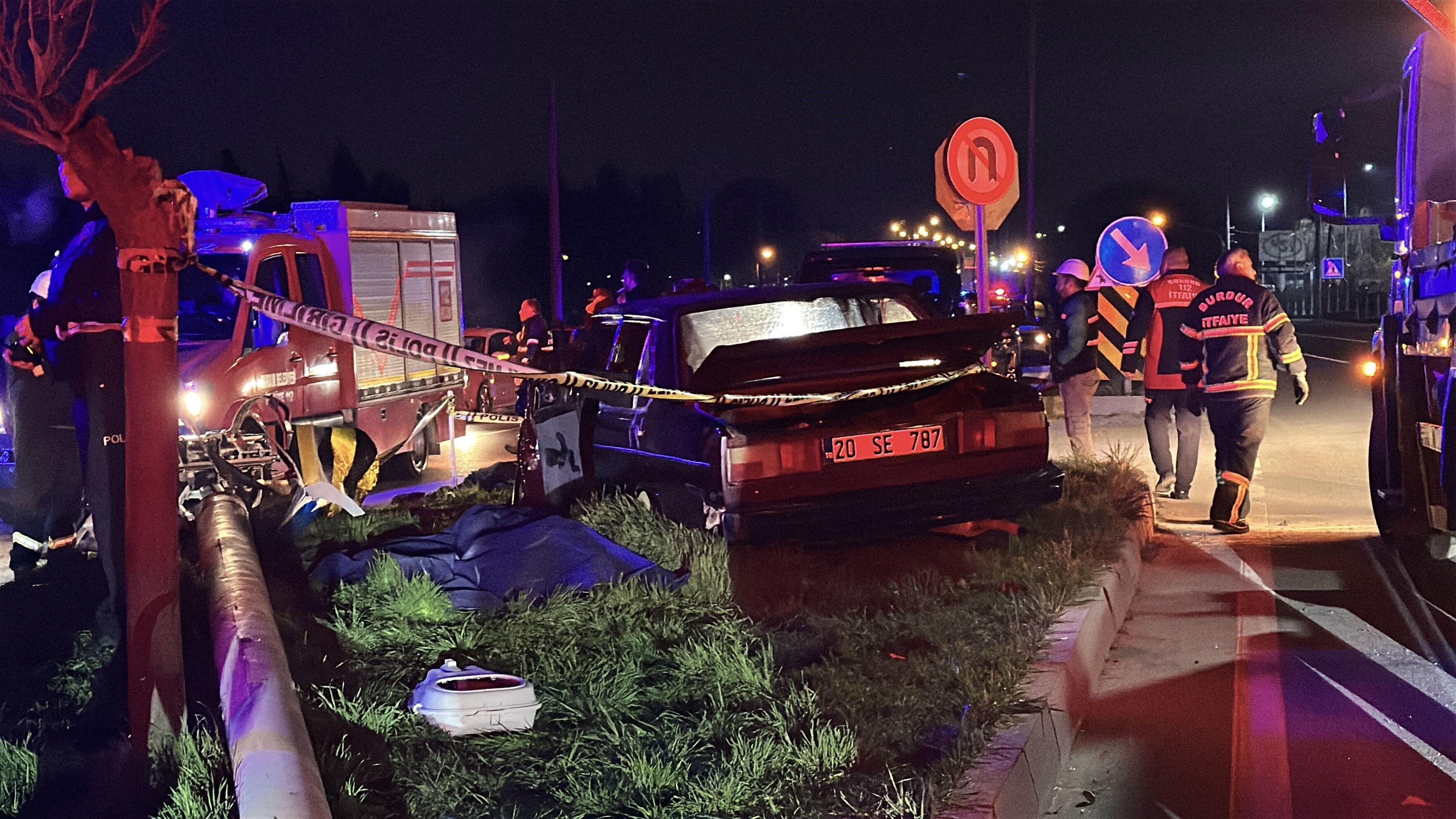 Burdur'da Feci Kaza! 6 Ay Önce Evlenen Genç Çifti Ölüm Ayırdı (2)