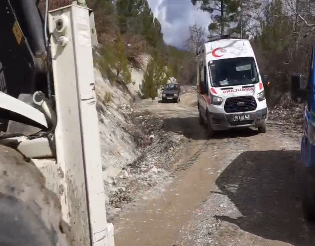 Burdur'da Intihar! Kayıp Olarak Aranan Adam Aracında Tüfekle.. (2)