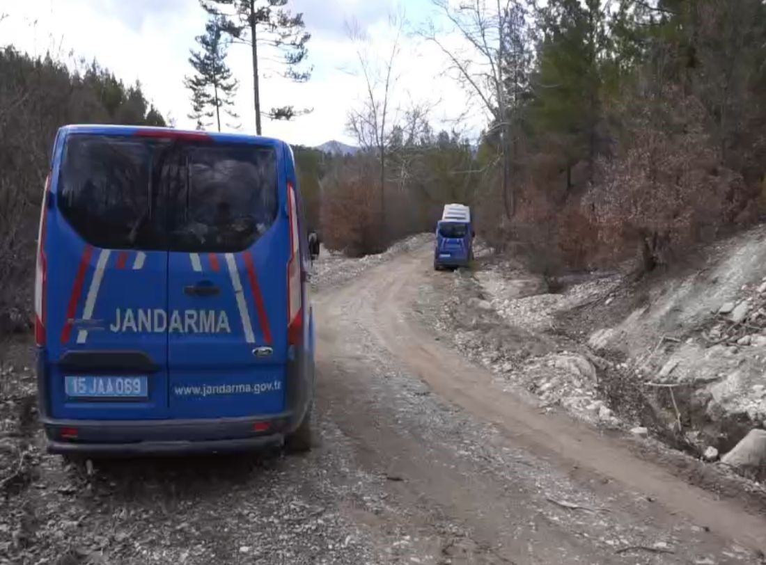 Burdur'da Intihar! Kayıp Olarak Aranan Adam Aracında Tüfekle.. (3)