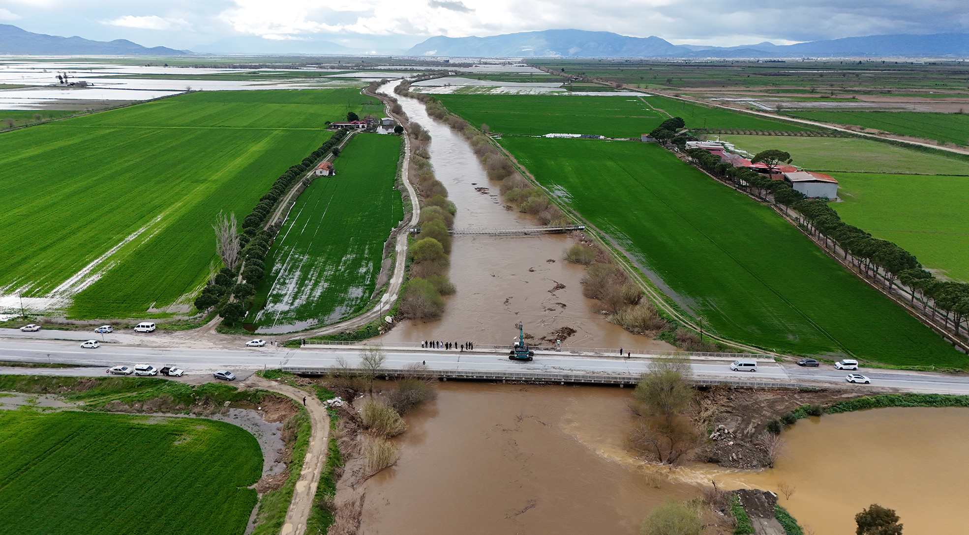 Büyük Menderes Nehri, Köprü Seviyesine Yükseldi Haber Denizli (4)