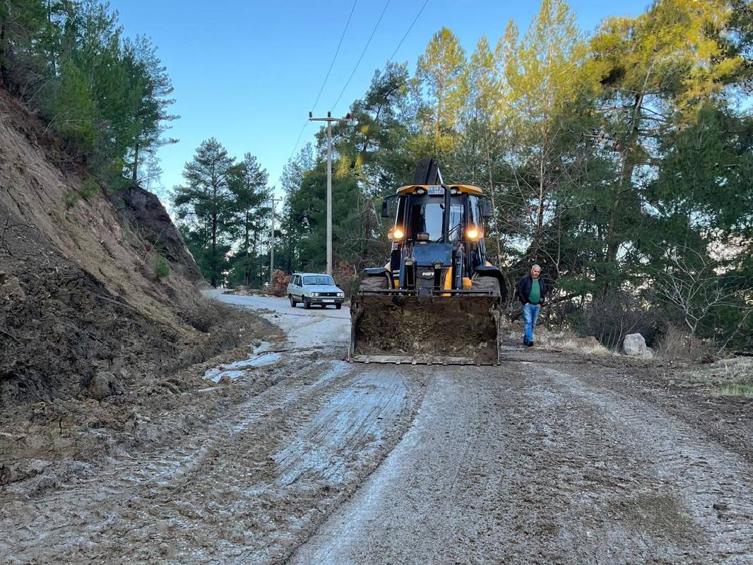 Çameli’de Kuvvetli Sağanak Hayatı Olumsuz Etkiledi… (2)