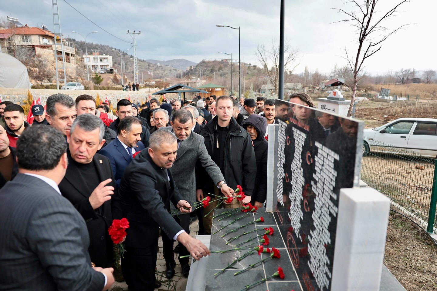 Denizli Haber Deprem Şehitlerine Vefa