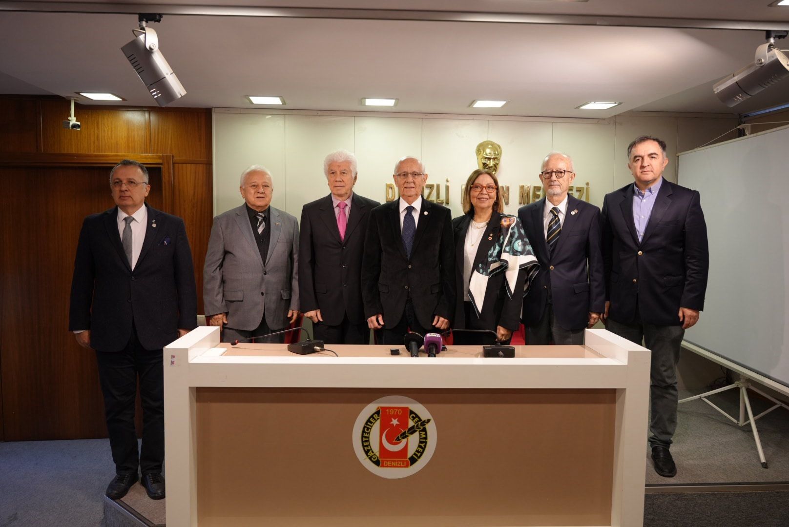 Denizli Lisesi'nin Eski Öğrencileri 154 Yıllık Okul Için Seferberlik Başlattı Denizli Haber (8)