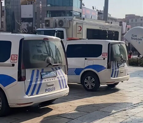 Denizli’de Bayramyeri Meydanı’na Kızılay’ın Kan Bağış Aracı Geri Döndü (2)