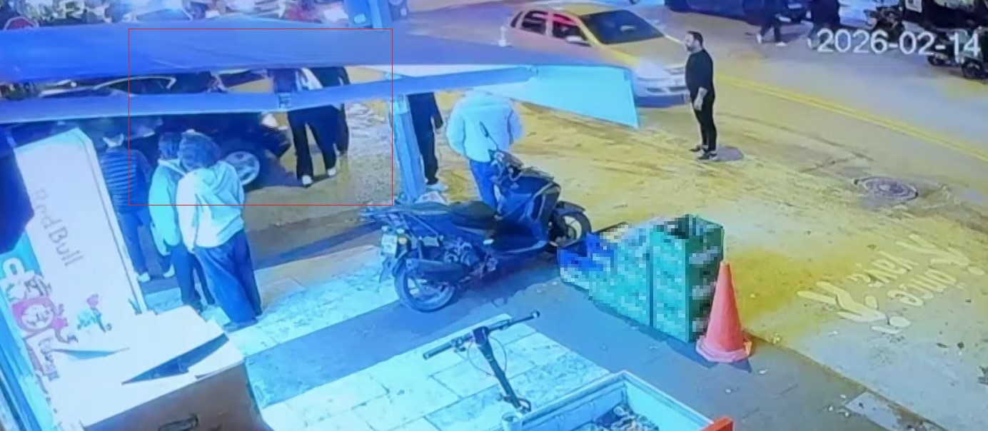 Denizli'de Bir Garip Kaza! Aniden Hareket Eden Otomobil Yaya Ve Araçların Arasına Daldı... (1)