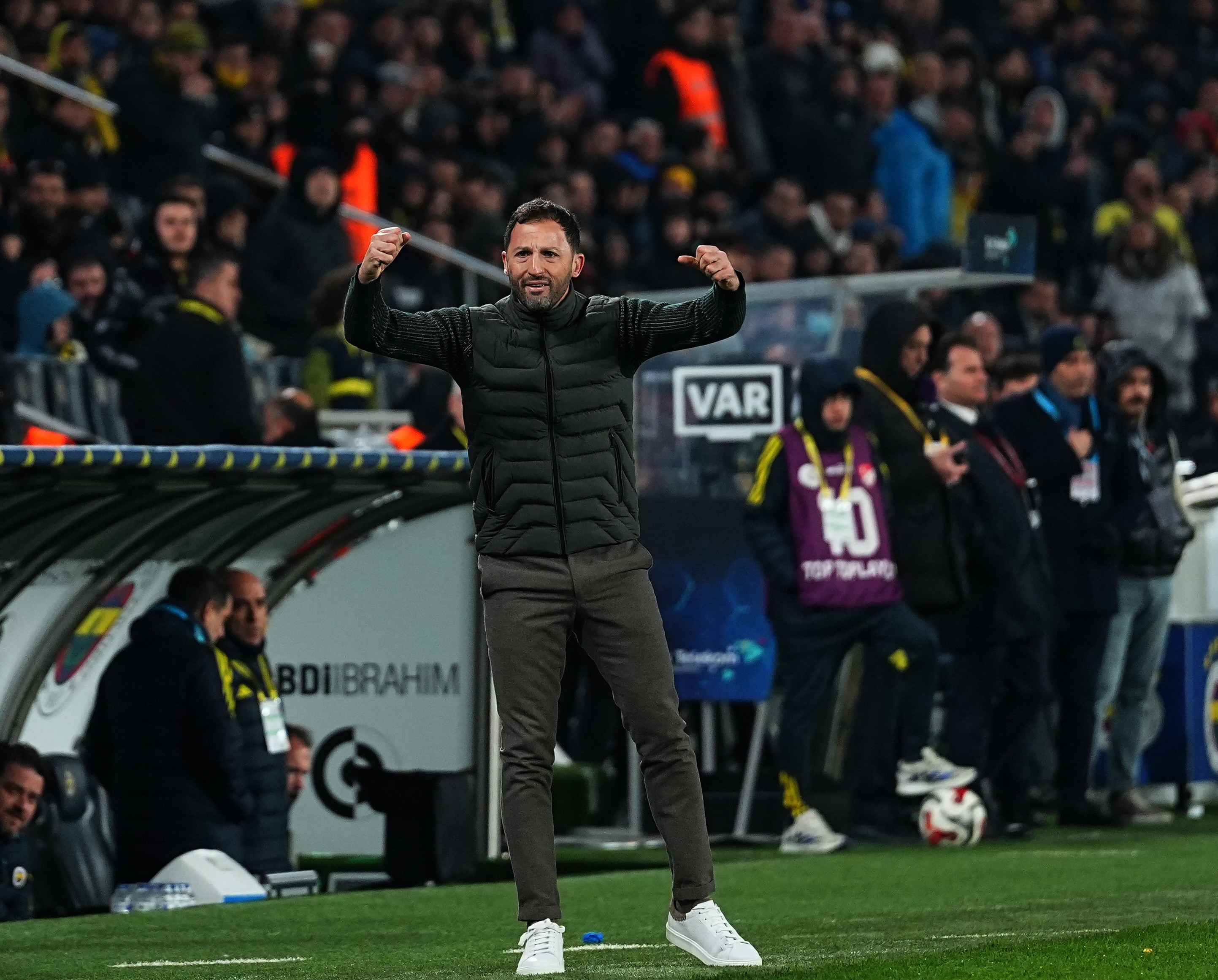 Fenerbahçe Evinde 3 Puanı 3 Golle Aldı.. (25)