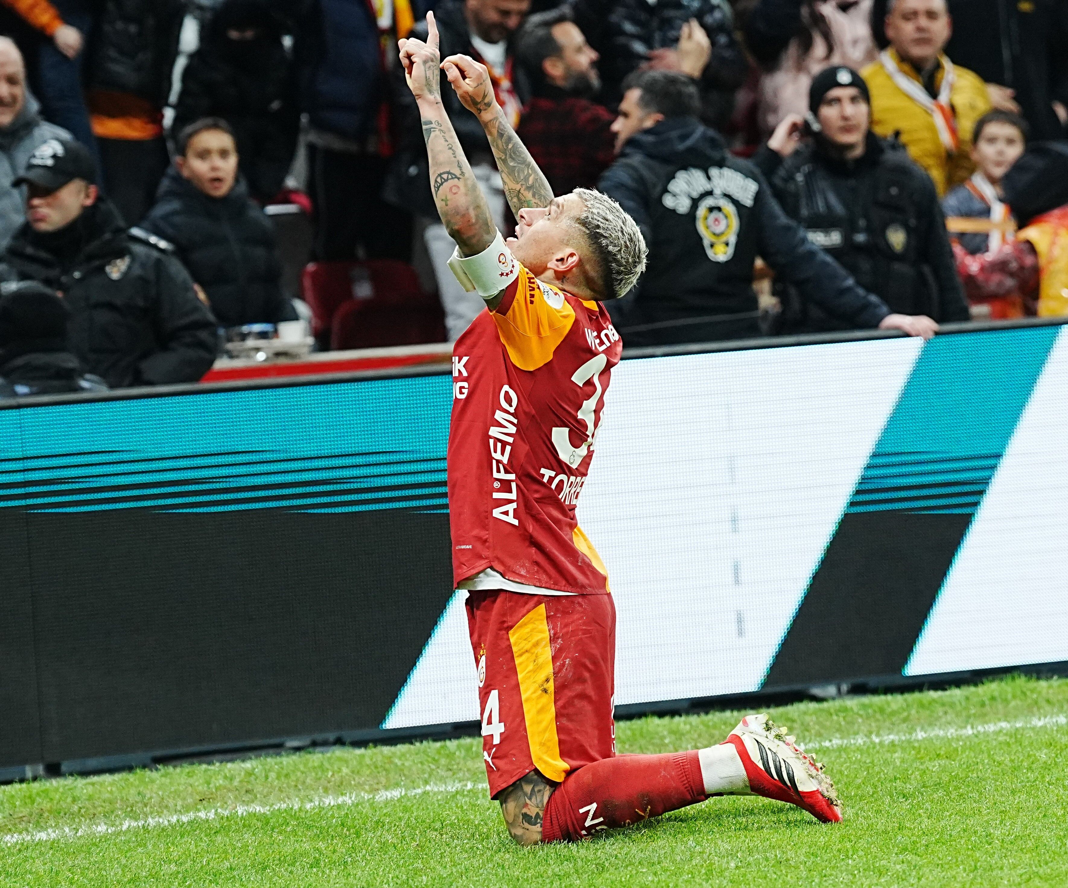 Galatasaray Evinde Rahat Kazandı! Galatasaray 3 Corendon Alanyaspor 1 (3)