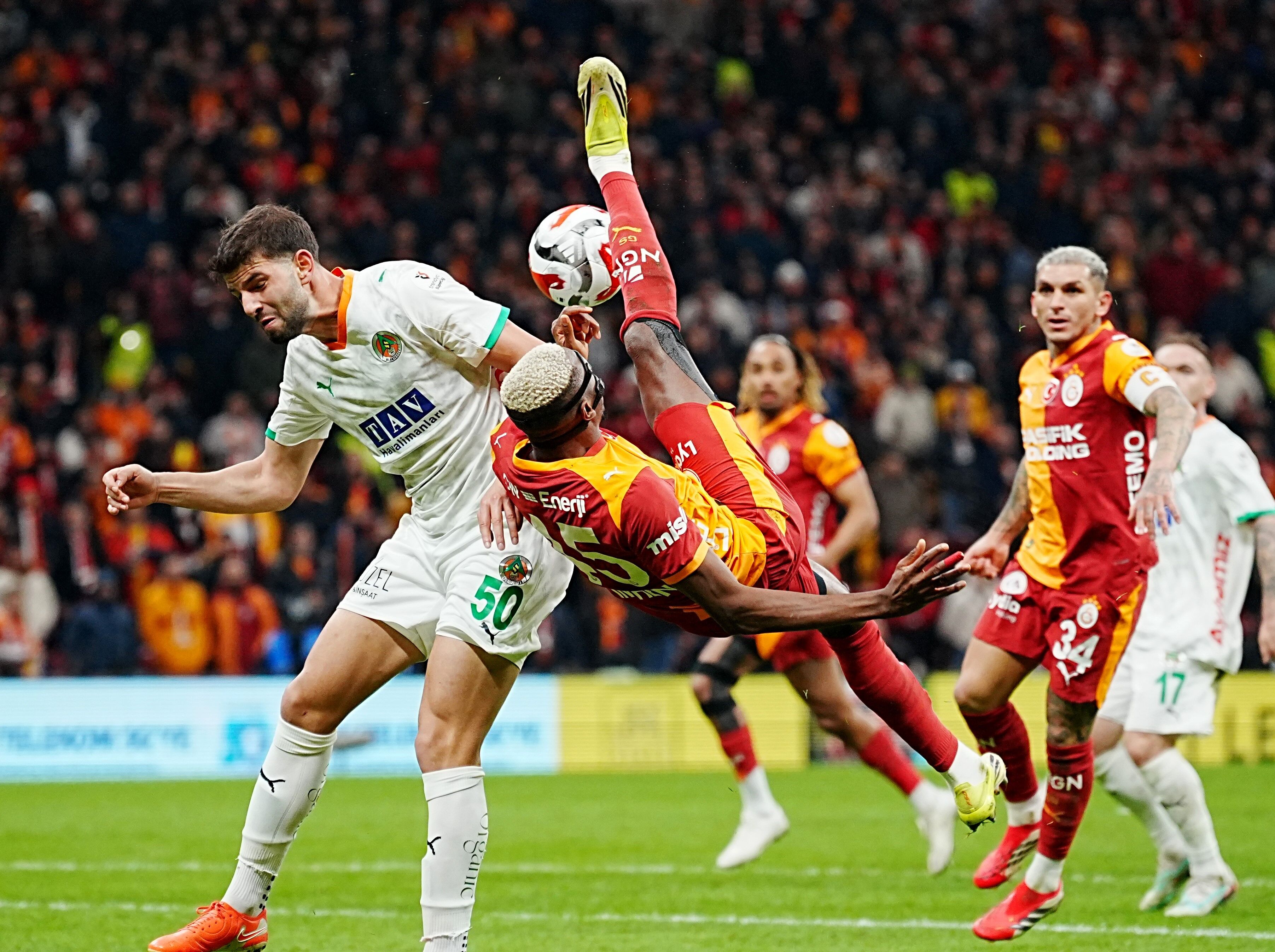 Galatasaray Evinde Rahat Kazandı! Galatasaray 3 Corendon Alanyaspor 1 (8)