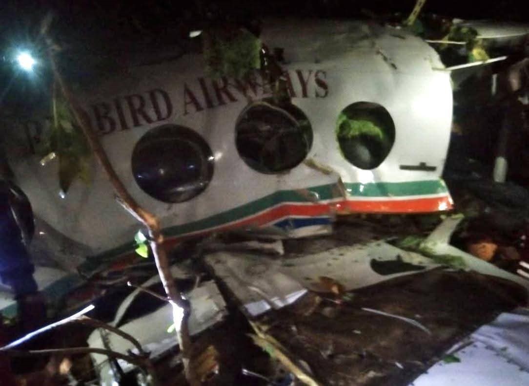 Hindistan’da Içerisinde 7 Kişinin Bulunduğu Ambulans Uçak Düştü (2)