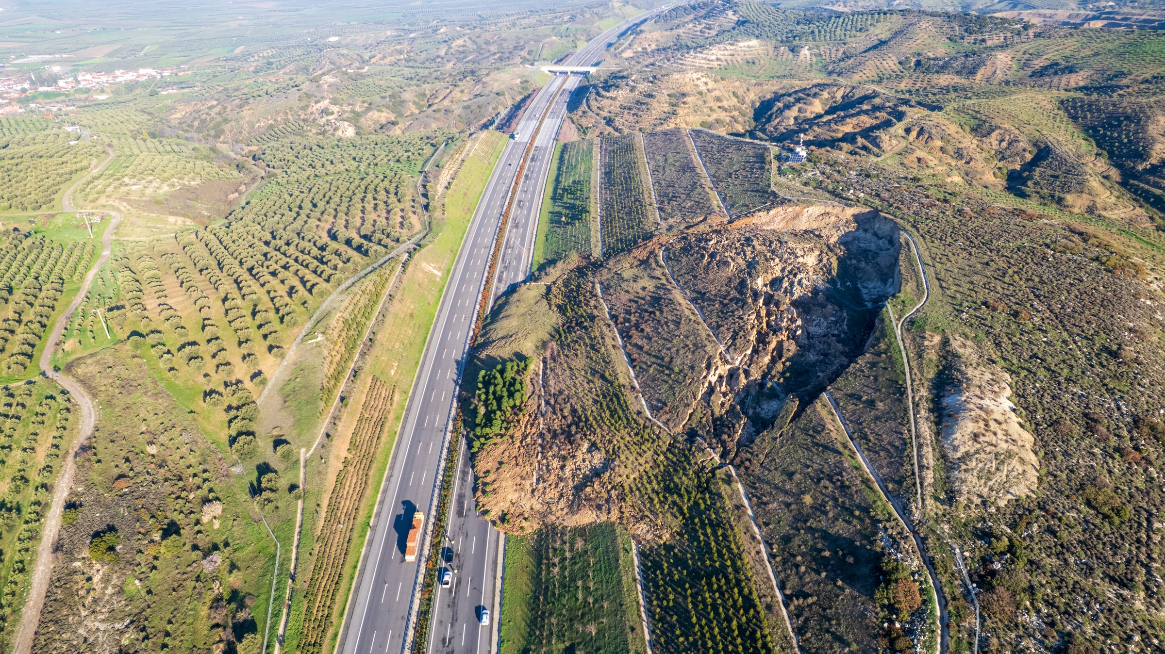 İzmir İstanbul Otoyolunda Korkutan Heyelan! Yol Kapandı... (4)