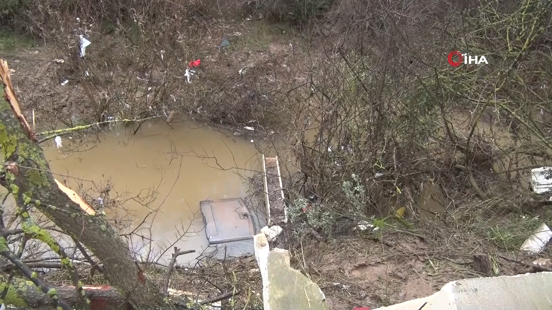 İzmir’de Iki Kız Kardeşin Hayatını Kaybettiği Kazada Aranan Şüpheli Yakalandı (5)