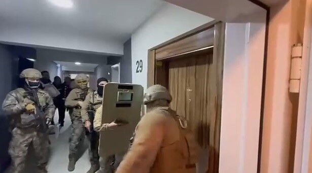 İzmir’de Yasa Dışı Bahis Operasyonunda 49 Tutuklama (1)