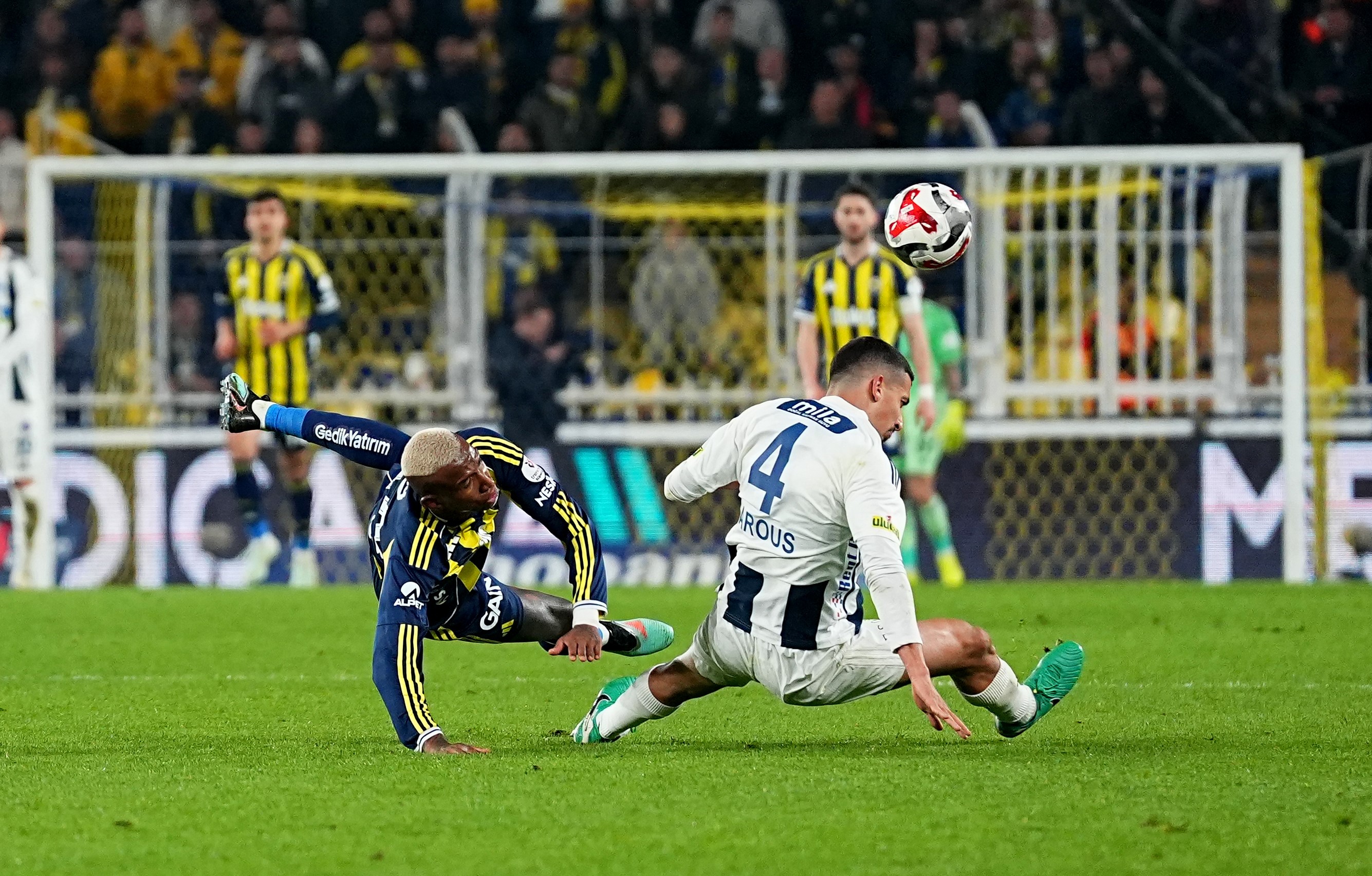 Kadıköy'de Beraberlik! Fenerbahçe 1 Kasımpaşa 1 (10)