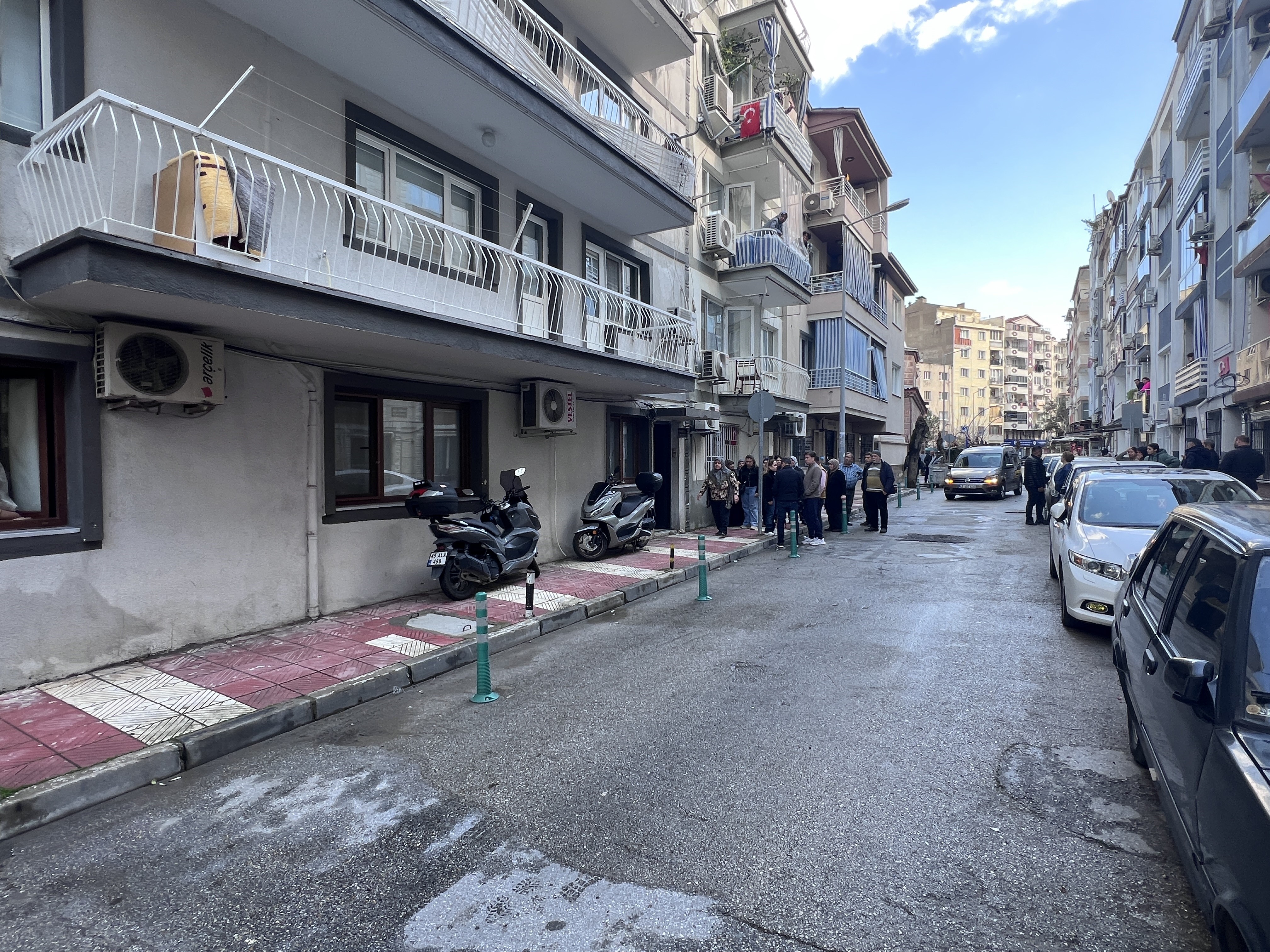 Manisa'da Korkunç Cinayet! Yatakta Eşinin Boğazını Kesmiş.. (7)