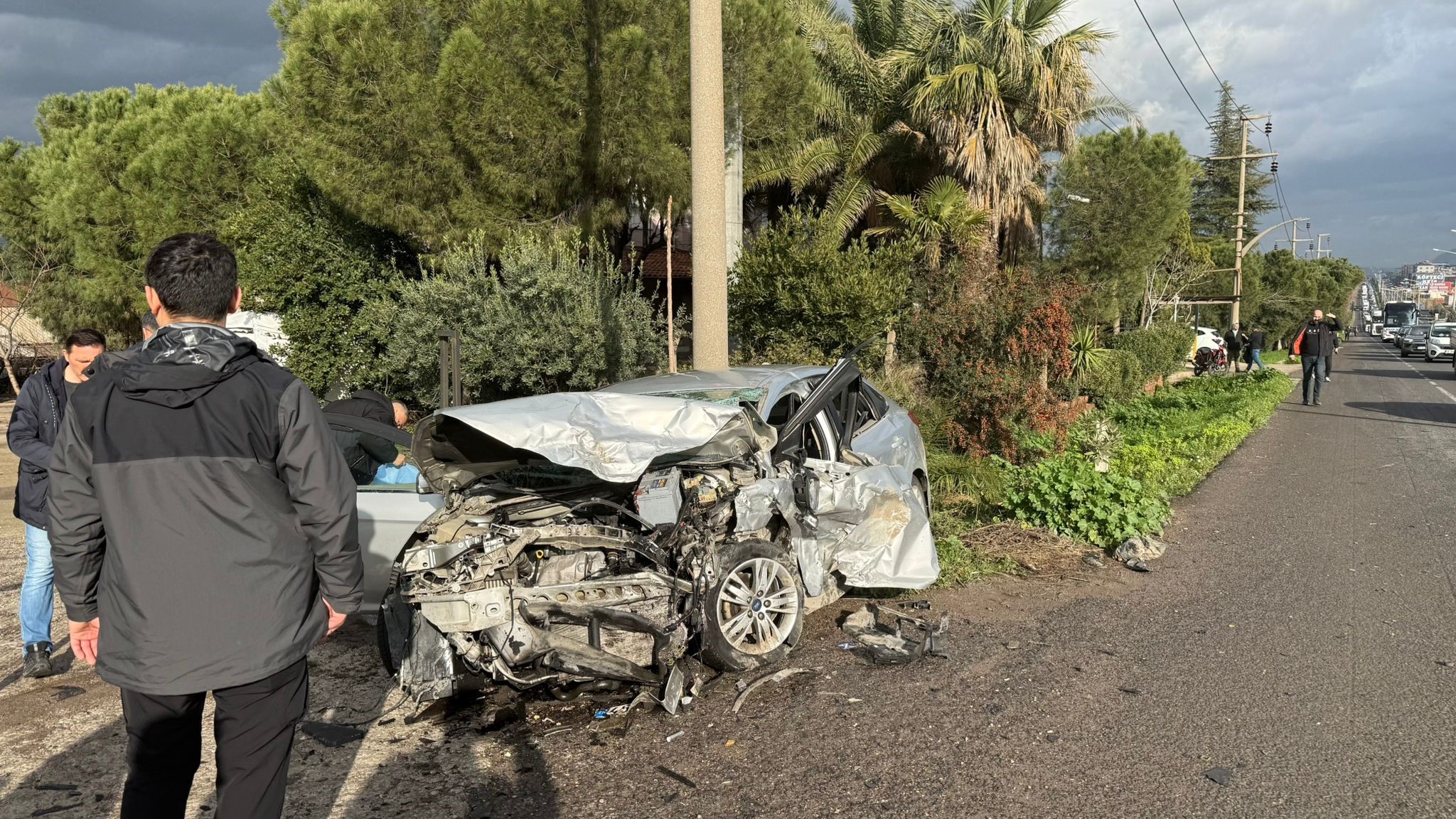 Manisa'da Zincirleme Trafik Kazası! Ölü Ve Yaralılar Var.. (1)