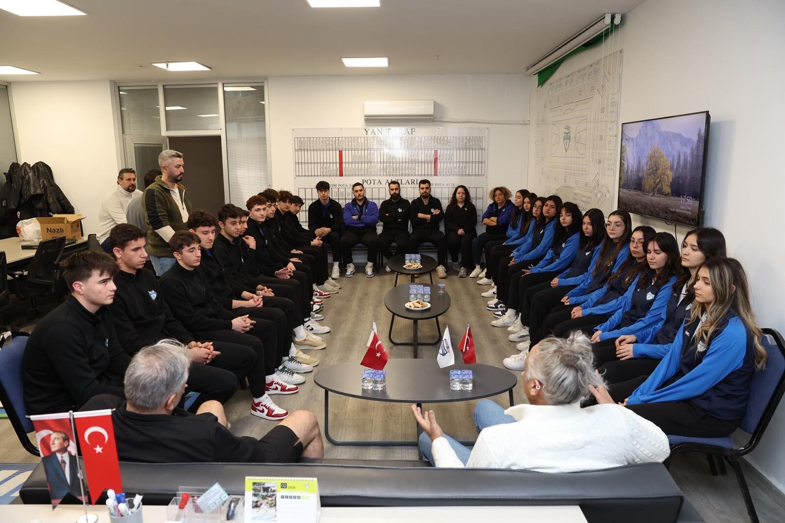 Merkezefendi Belediyesi Gençlik Ve Spor Kulübü’nde Şampiyona Heyecanı Yaşanıyor (2)