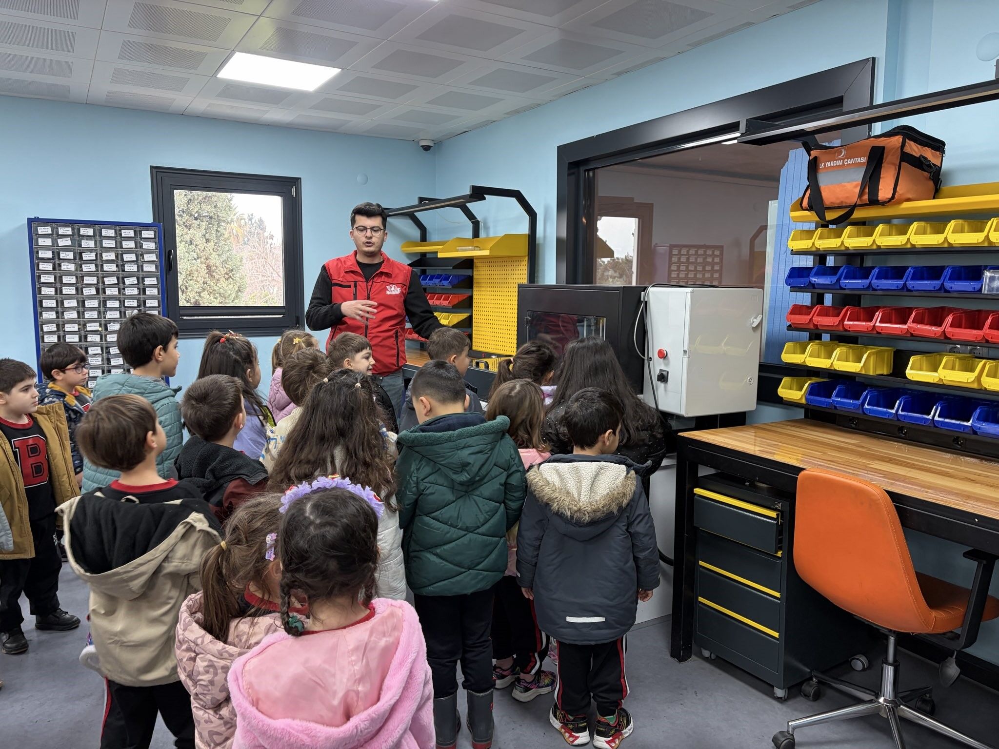 Minikler 'Tesla Bobini' Ile Bilimin Izini Sürdü (3)