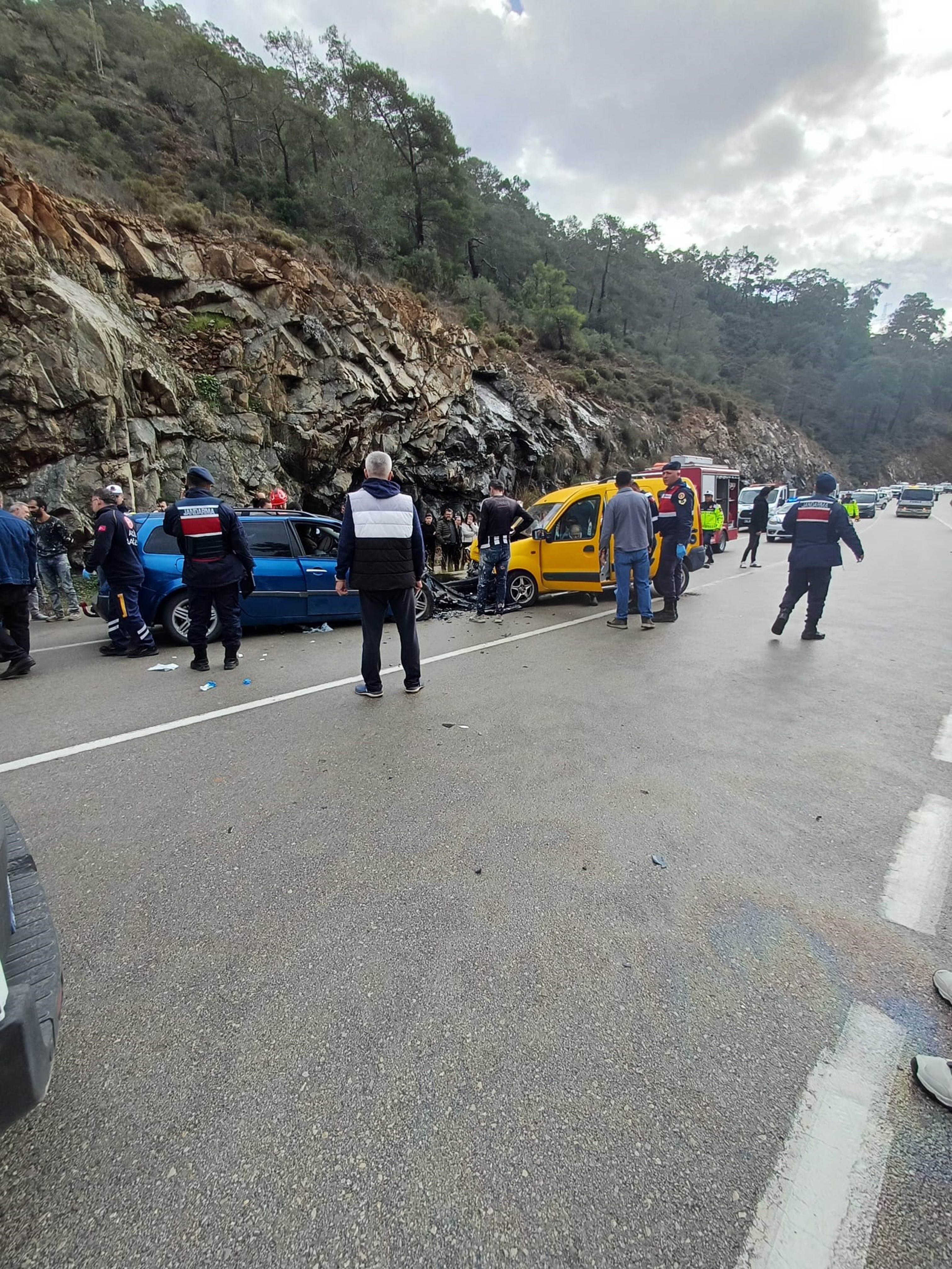 Muğla Fethiye’deki Kazada 3 Yaşındaki Çocuk Ve Babaannesi Hayatını Kaybetti! (2)