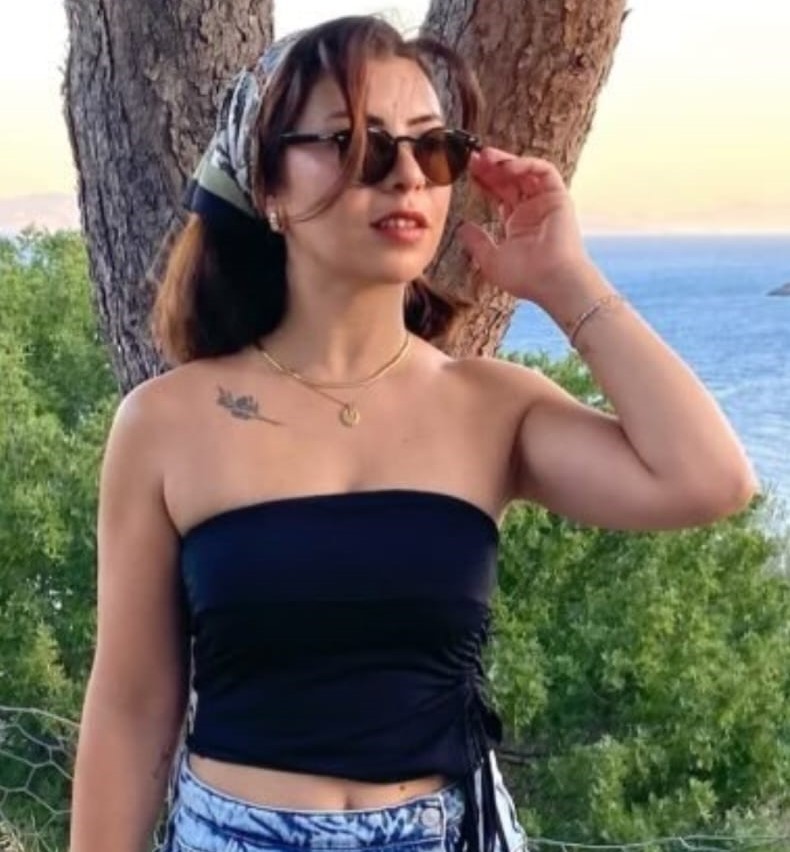 Muğla'da Teknede Ölü Bulunan Bahar Taş, Aydın'da Son Yolculuğuna Uğurlandı (2)