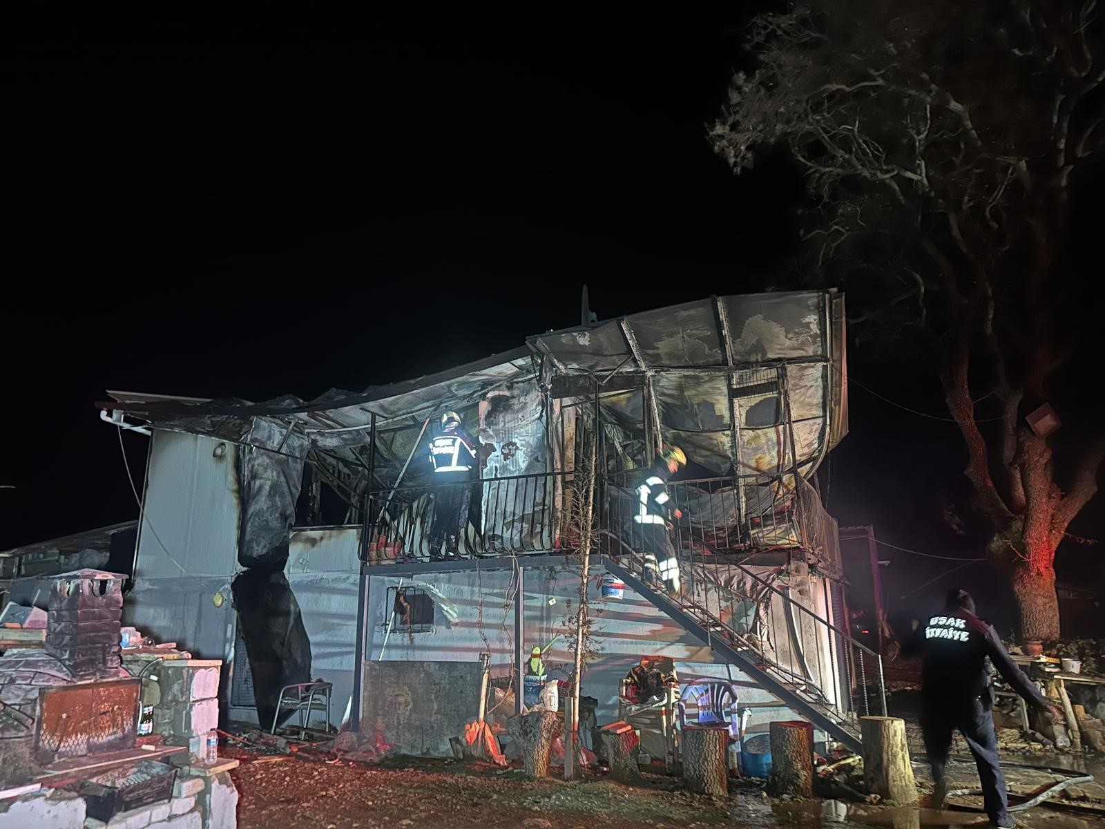 Prefabrik Evde Çıkan Yangında Karı Koca Hayatını Kaybetti (8)