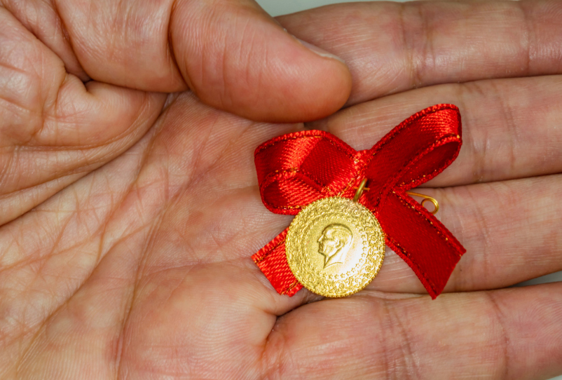 Sahte Altın Nasıl Anlaşılır İşte Gerçek Altını Anlamak Için Pratik Yöntemler.. (7)