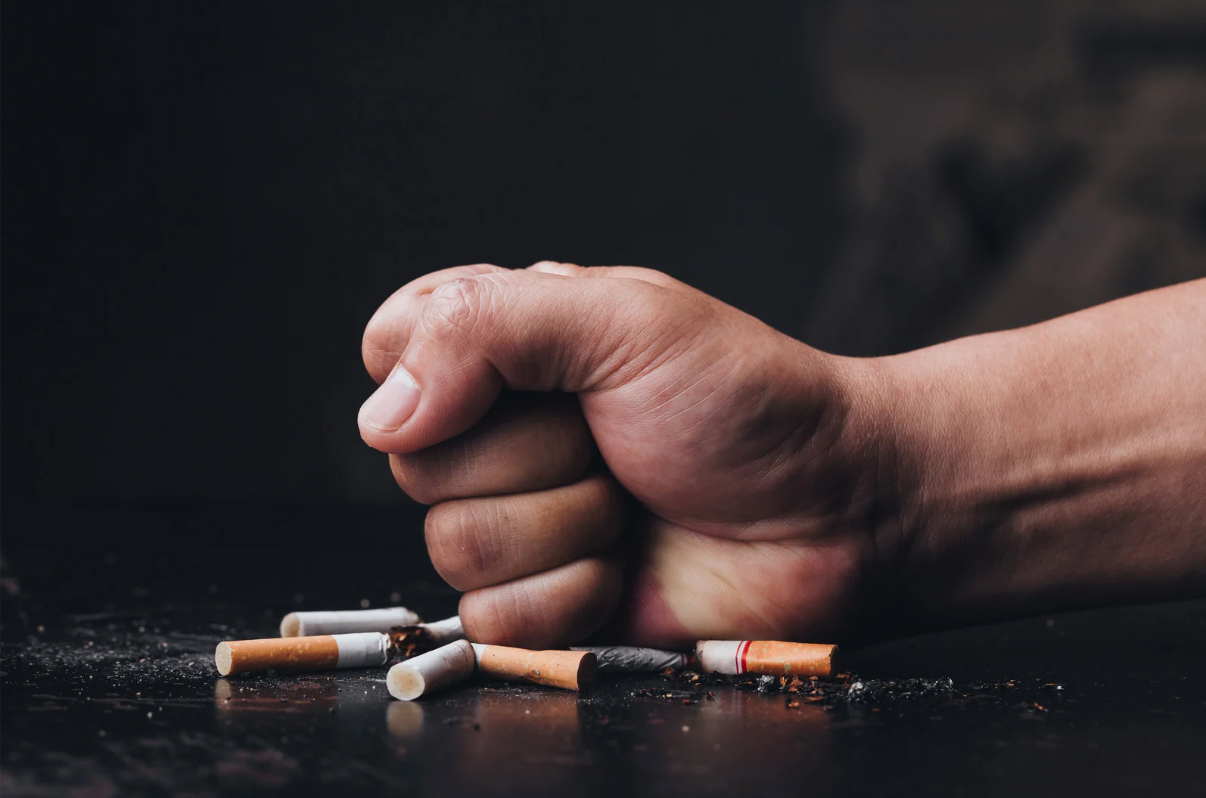 Sigaraya Yeni Yasaklar Yolda! Açık Alanlara Yayılacak.. (2)