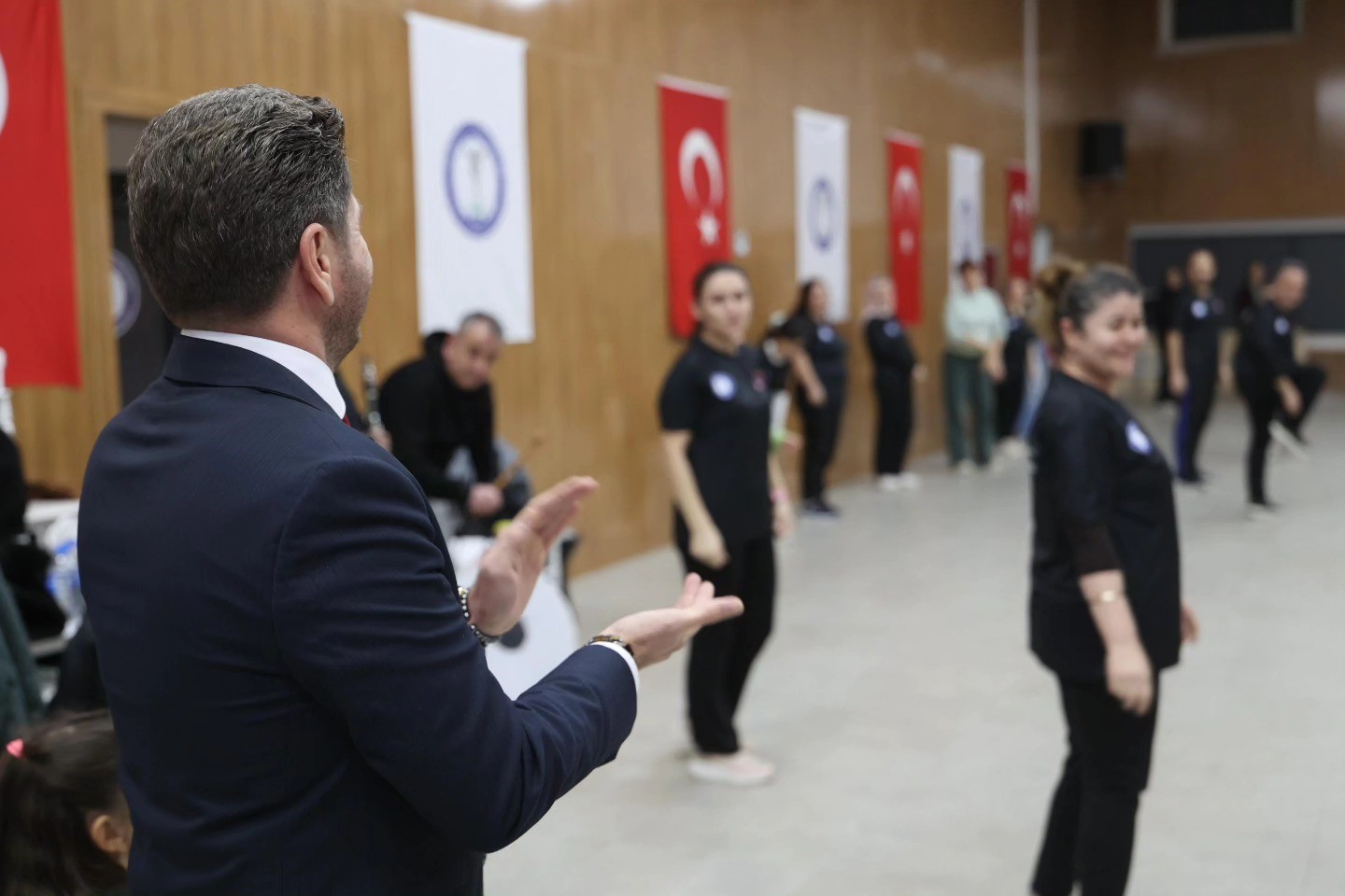 Tavas Belediyesi Halk Oyunları Kursu Coşkuyla Sürüyor (3)