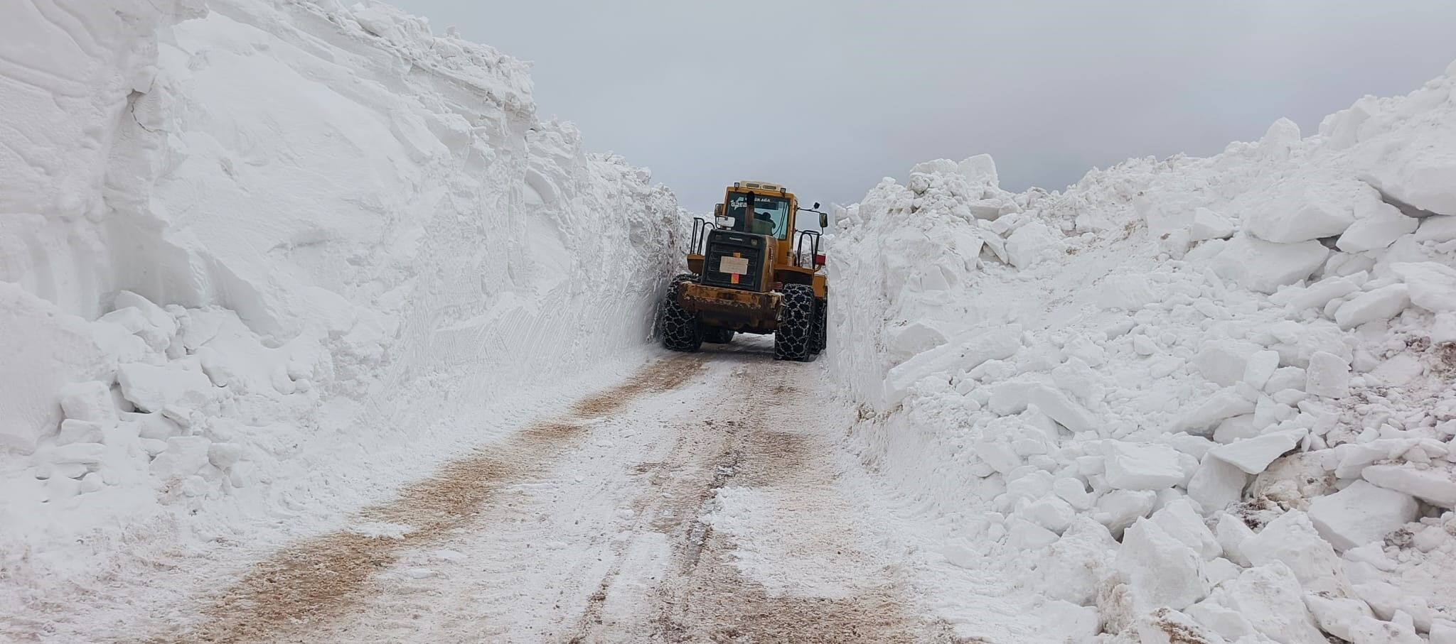 Türkiye İran Sınır Hattında Karla Mücadele Çalışması (3)