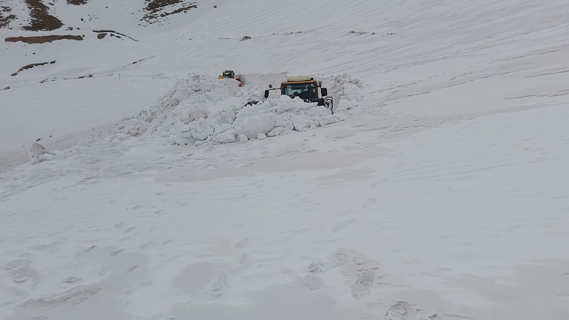 Türkiye İran Sınır Hattında Karla Mücadele Çalışması (5)