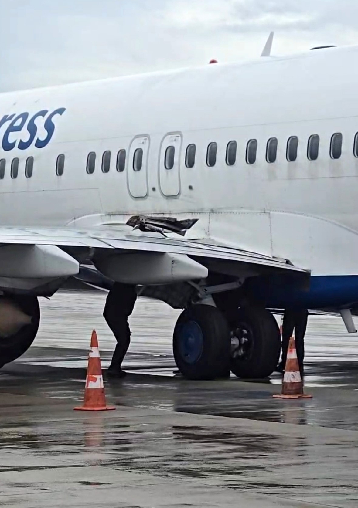 Uçakta Panik Anları! Antalya Havalimanı'nda Kaza (4)